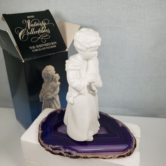 Vintage 1983 AVON Nativity Collectibles The Shepherd Boy Porcelain Figurine - Picture 11 of 13